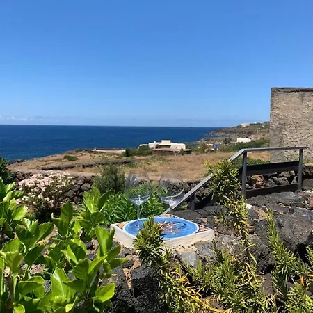 La Terrazza Sul Mare - I Dammusi Di Scauri *