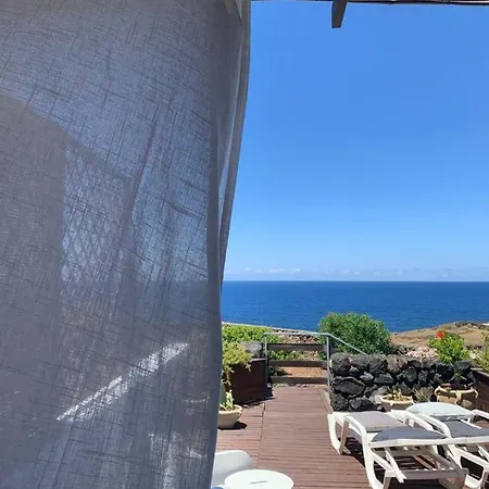 La Terrazza Sul Mare - I Dammusi Di Scauri Appartement Siba